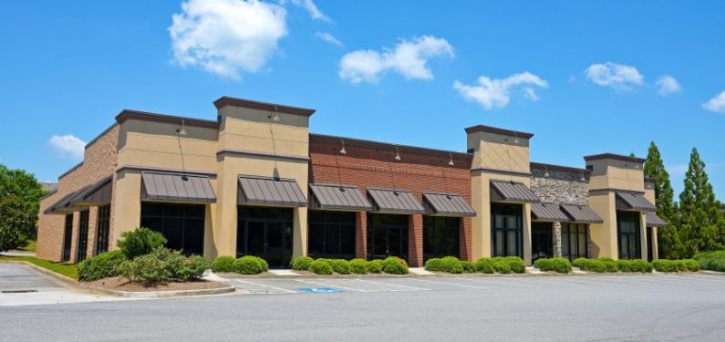 vacant business property and an empty parking lot